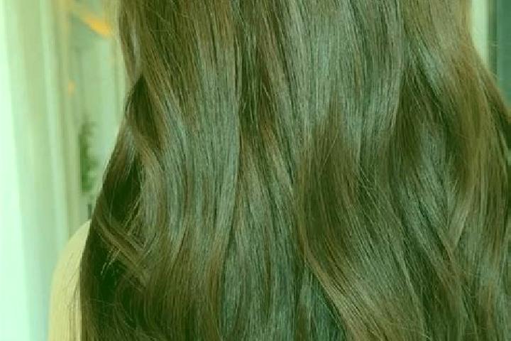 Ella, 25, a red brown-eyed mediterranean companion based in Biberbach. Offering Striptease, OWO, Party Girl. Available for incall and outcall, day and evenin...