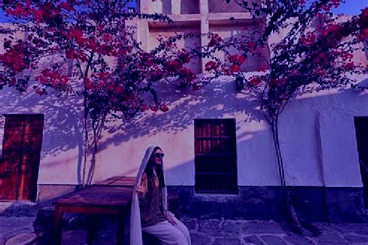 Ella, 25 — Escort in Bandar-e Kong, Iran