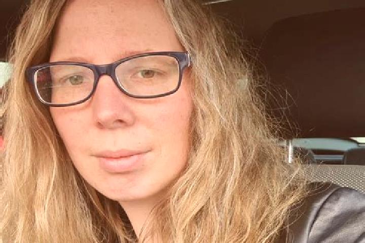 Ella, 25 — Escort in Beendorf, Germany