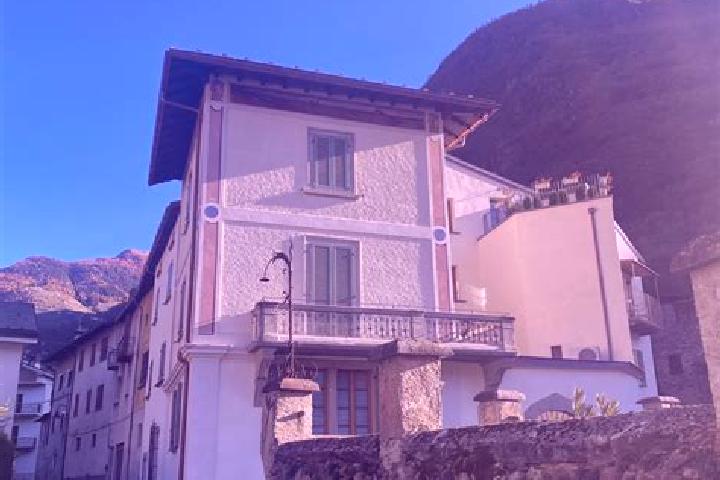 Ella, 25 — Escort in Castelnovo Bariano, Italy