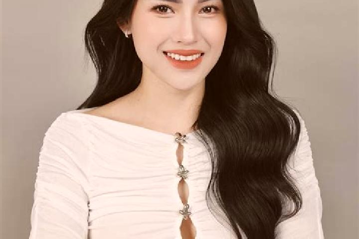 Ella, 25 — Escort in Gio Linh, Vietnam