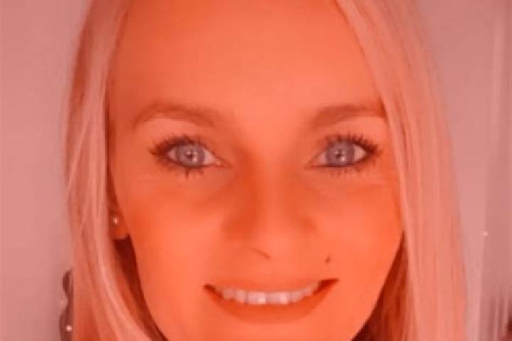 Ella, 25 — Escort in Le Coux, France