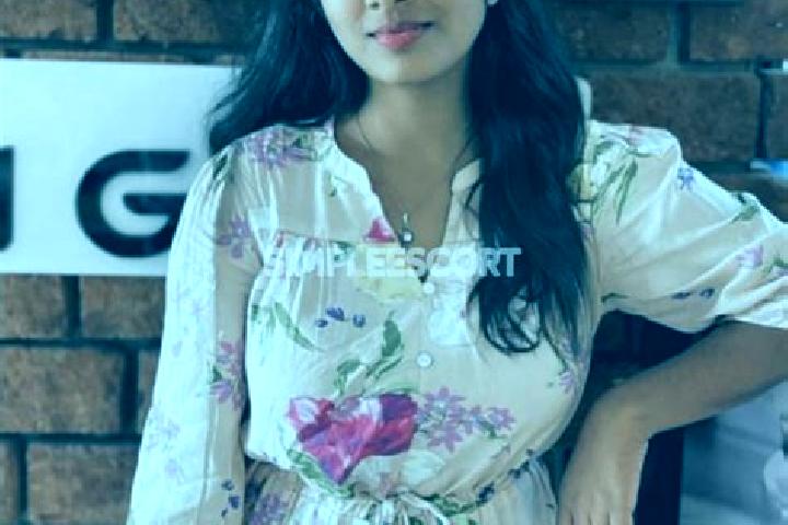 Ella, 25 — Escort in Manjeri, India