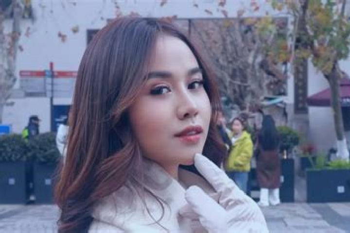 Ella, 25 — Escort in Mayang, China