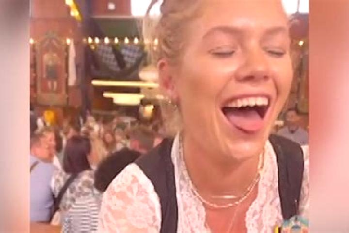 Ella, 25 — Escort in Oederquart, Germany