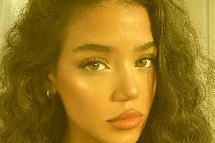 Ella, 26, a black brown-eyed mixed companion based in Pusi. Offering Overnight, Dinner Date, Domination. Available for incall and outcall, day and evening da...
