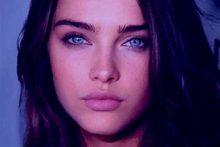 Ella, 26, a brunette dark-eyed slavic companion based in Fili. Offering Roleplay, CIM, Tantra, GFE, Deep French Kissing. Available for incall and outcall, ov...