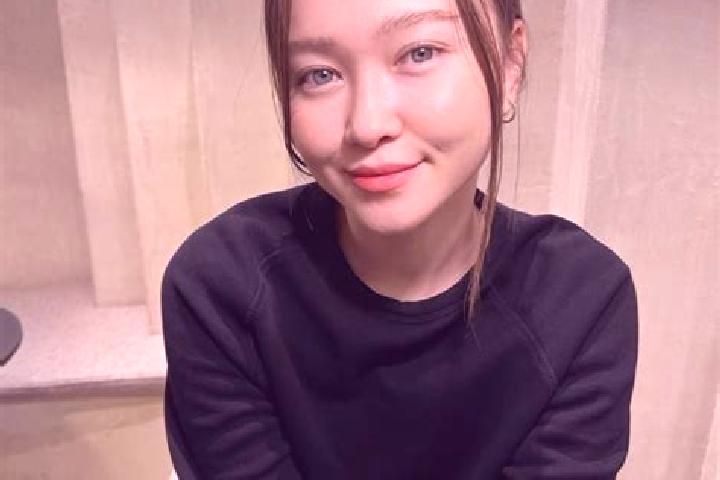 Ella, 26, a dark blonde blue-eyed asian companion based in Heidgraben. Offering Massage, Dinner Date, Prostate Massage. Available for incall and outcall, ove...