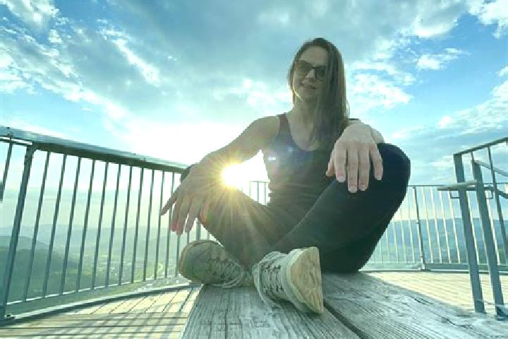 Ella, 26 — Escort in Wittenheim, France