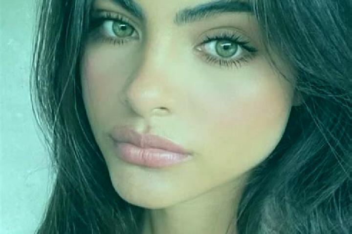 Ella, 27, a black hazel-eyed ebony companion based in Clam Falls. Offering GFE, Fetish, Striptease. Available for incall and outcall, day and evening dates.