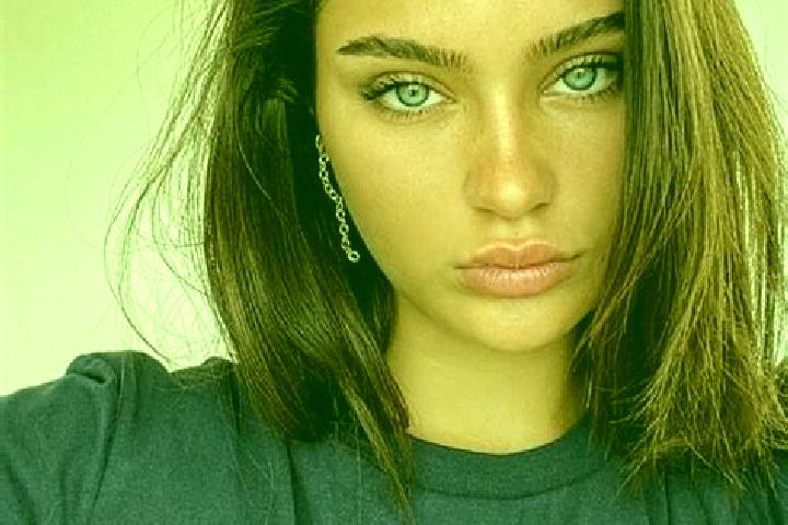 Ella, 27, a brunette blue-eyed mediterranean companion based in Hebron. Offering Girlfriend Experience, Couples, A-Level, Erotic Massage. Available for incal...