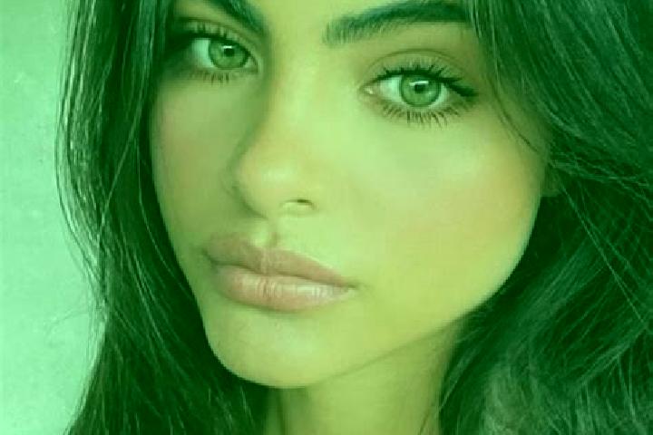 Ella, 27, a brunette dark-eyed latina companion based in Panachikkad. Offering Girlfriend Experience, Erotic Massage, Couples. Available for incall and outca...