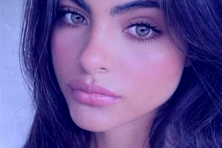 Ella, 27, a brunette green-eyed ebony companion based in Llica de Vall. Offering Striptease, Prostate Massage, Duos, Travel Companion, Dinner Date. Available...