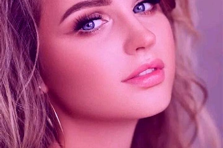 Ella, 27, a dark blonde blue-eyed middle eastern companion based in Marotta. Offering Party Girl, Tantra, GFE, BDSM. Available for incall and outcall, overni...