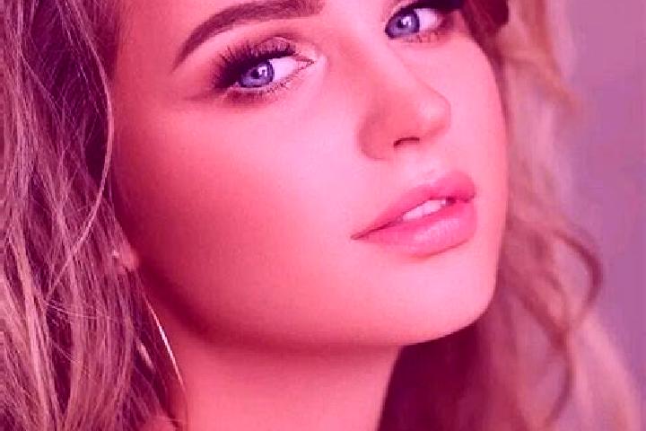 Ella, 27, a dark blonde blue-eyed slavic companion based in Hrun. Offering Duos, Girlfriend Experience, Domination. Available for incall and outcall, overnig...