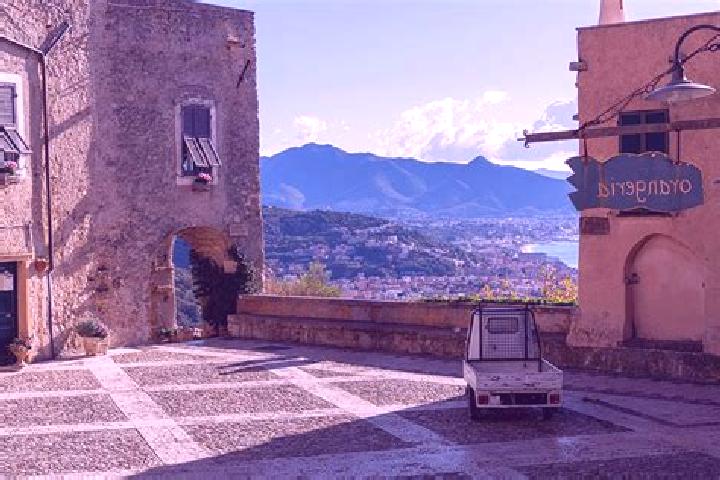 Ella, 27 — Escort in Borgio, Italy