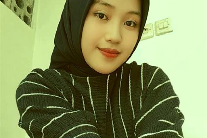 Ella, 27 — Escort in Cimaragas, Indonesia