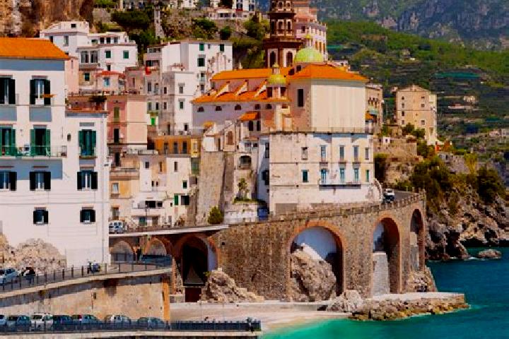 Ella, 27 — Escort in Dolianova, Italy