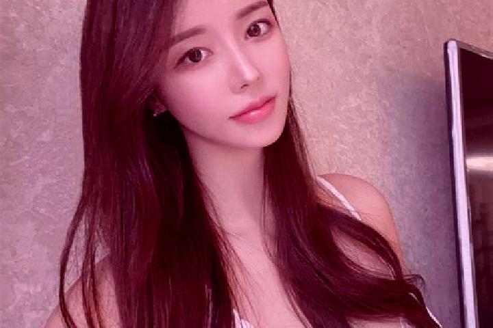 Ella, 27 — Escort in Jietou, China