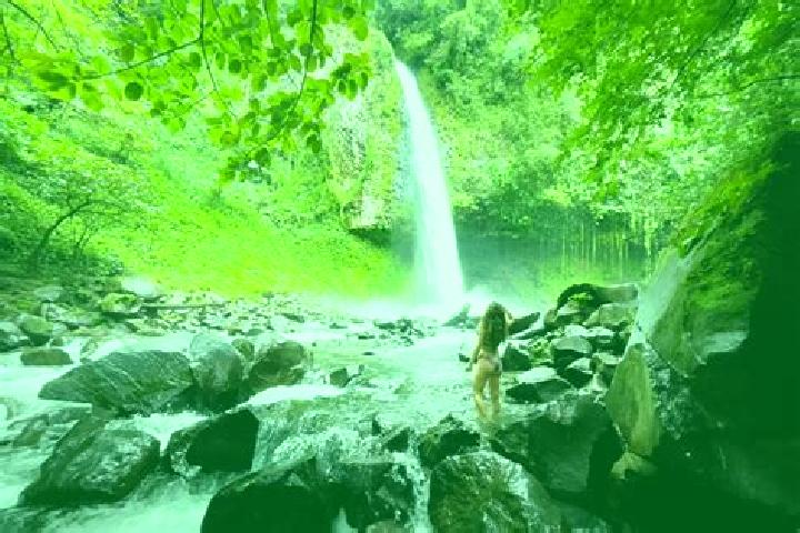 Ella, 27 — Escort in La Fortuna, Costa Rica