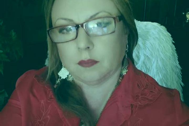 Ella, 27 — Escort in Novoselytsya, Ukraine