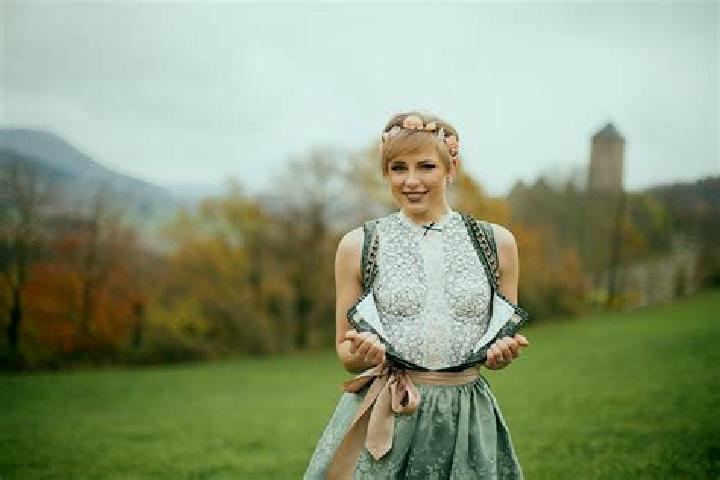 Ella, 27 — Escort in Thallichtenberg, Germany