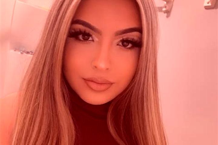 Ella, 28, a blonde amber-eyed latina companion based in Ngunnawal. Offering Tantra, CIM, GFE, Fetish. Available for incall and outcall, day and evening dates.