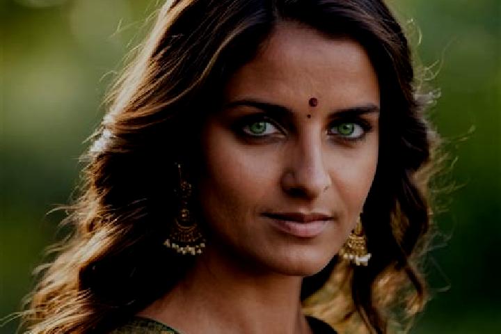 Ella, 28, a chestnut green-eyed indian companion based in Dobrepa. Offering Domination, Party Girl, Duos, Striptease. Available for incall and outcall, overn...