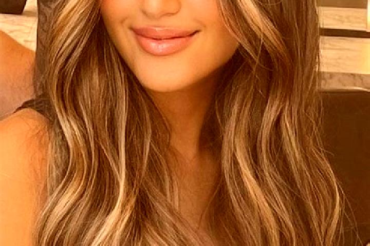 Ella, 28, a dark blonde brown-eyed mediterranean companion based in El Jazmin. Offering Deep French Kissing, Massage, Fetish, Domination, Tantra. Available f...