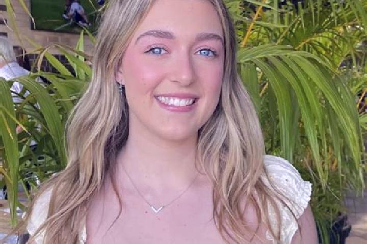 Ella, 28 — Escort in Abbey, Australia