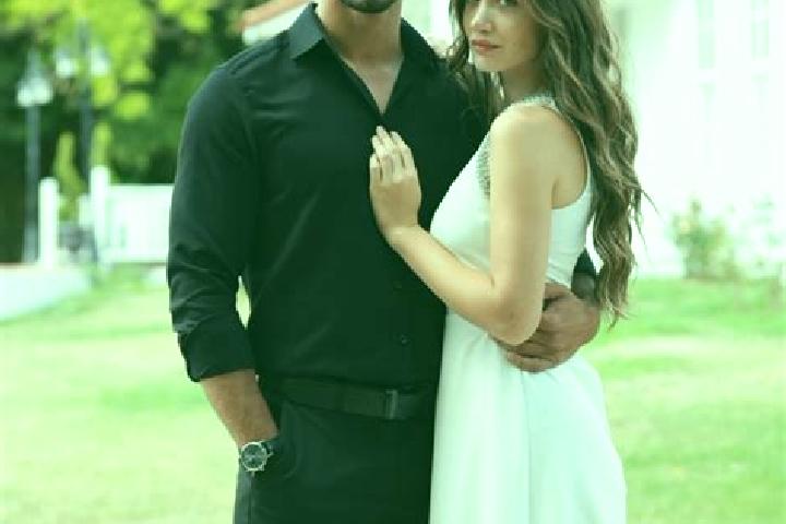 Ella, 28 — Escort in Demirci, Turkey