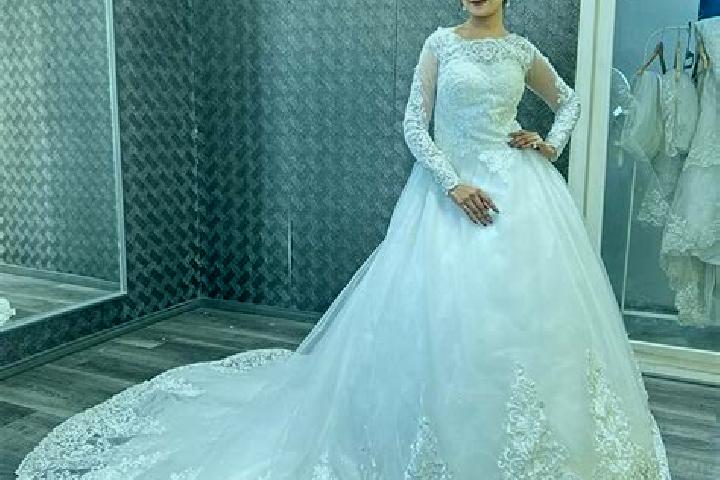Ella, 28 — Escort in Jharsuguda, India
