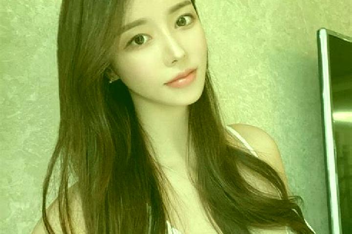 Ella, 28 — Escort in Samphanthawong, Thailand
