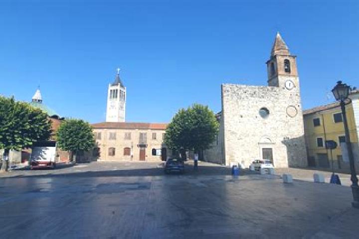 Ella, 28 — Escort in Sant Egidio alla Vibrata, Italy