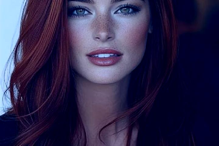 Ella, 29, a auburn blue-eyed latina companion based in FELDA Semenchu. Offering Roleplay, Couples. Available for incall and outcall, day and evening dates.