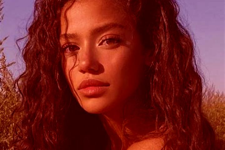 Ella, 29, a black green-eyed latina companion based in Yulinshi. Offering GFE, Couples, Erotic Massage, OWO. Available for incall and outcall, day and evenin...