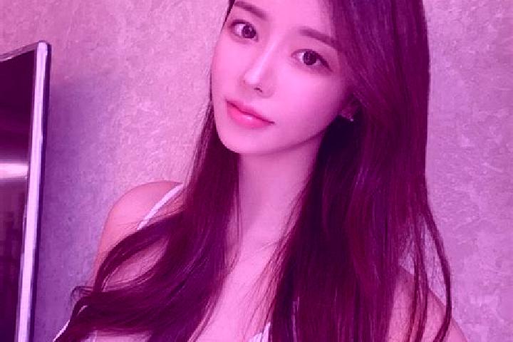 Ella, 29 — Escort in Marxog, China