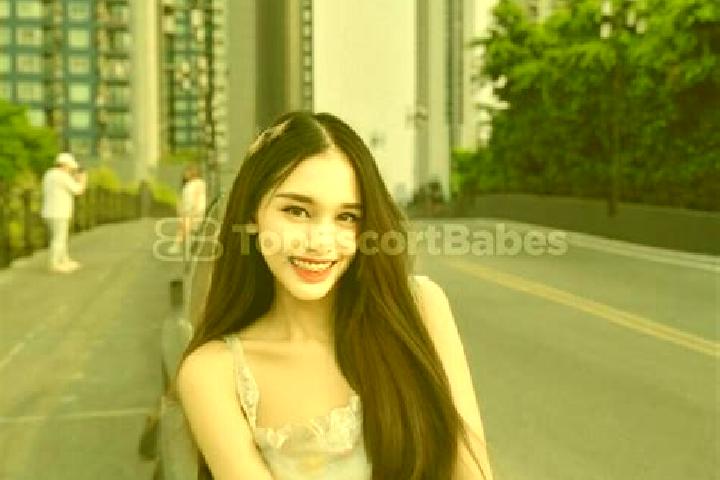 Ella, 29 — Escort in Meili, China