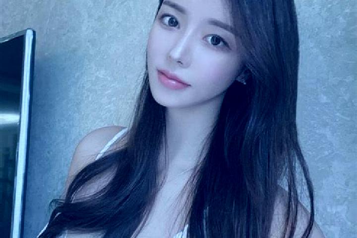 Ella, 29 — Escort in Si erbao, China