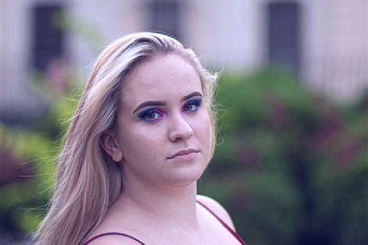Ella, 30, a blonde amber-eyed indian companion based in Zadiayo. Offering Deep French Kissing, Party Girl, Massage, OWO. Available for incall and outcall, ov...