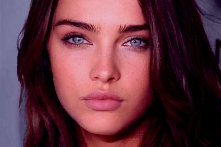 Ella, 30, a brunette grey-eyed caucasian companion based in Krueng Luak. Offering Party Girl, A-Level, Girlfriend Experience, Deep French Kissing, Striptease...