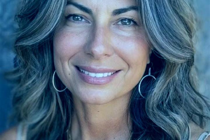 Ella, 30, a brunette grey-eyed middle eastern companion based in Smoky Bay. Offering GFE, Fetish, Roleplay, Girlfriend Experience. Available for incall and o...