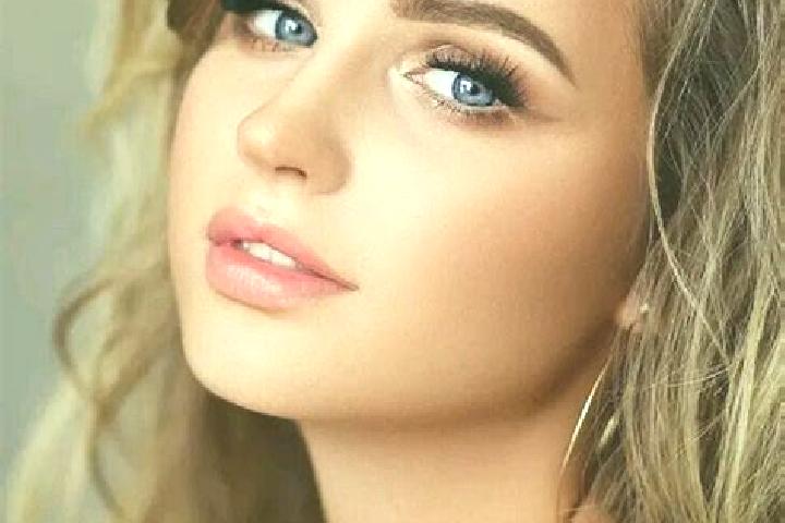 Ella, 30, a dark blonde blue-eyed caribbean companion based in Namest na Hane. Offering Fetish, Couples, Party Girl, A-Level. Available for incall and outcal...
