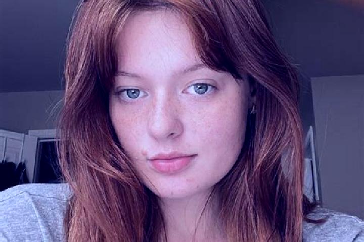 Ella, 30, a red green-eyed caucasian companion based in Acy-Romance. Offering Duos, Massage, Girlfriend Experience, Deep French Kissing, GFE. Available for i...