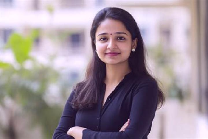 Ella, 30 — Escort in Annigeri, India