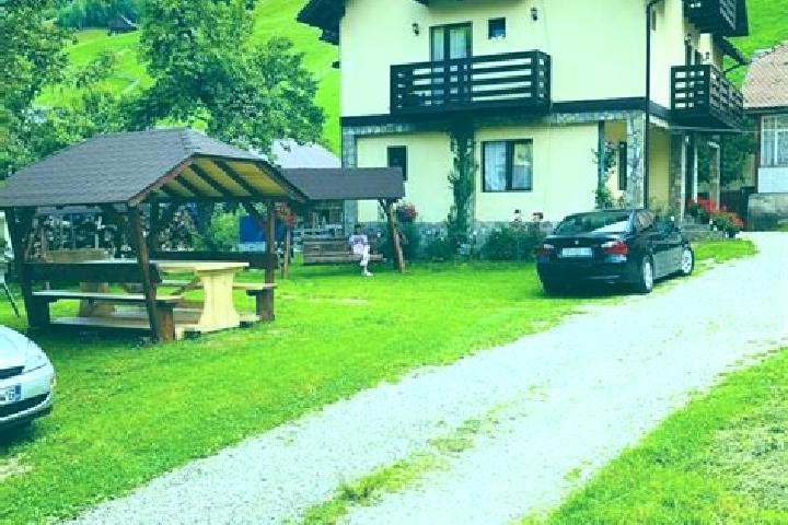 Ella, 30 — Escort in Valea Popii, Romania