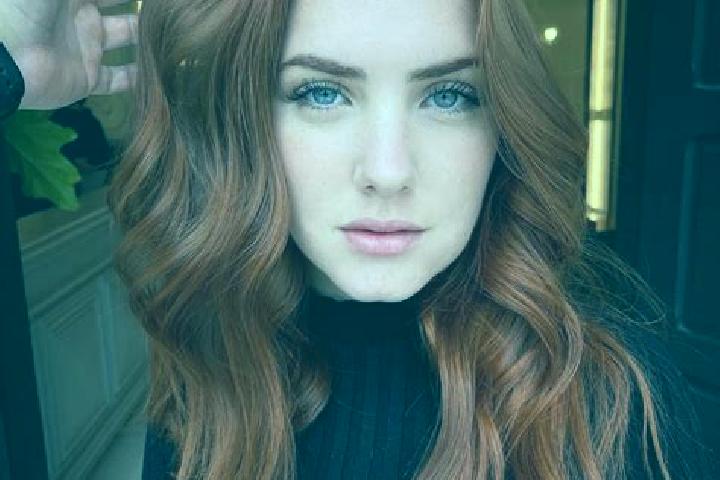 Ella, 31, a auburn blue-eyed middle eastern companion based in Gavojdia. Offering Domination, Tantra, Girlfriend Experience. Available for incall and outcall...