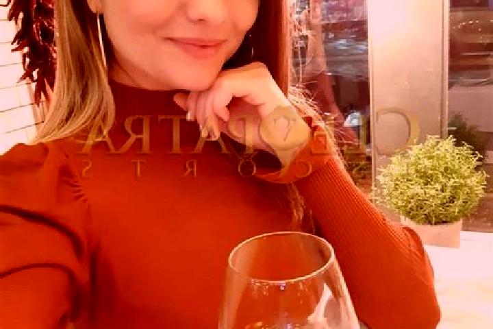 Ella, 31, a blonde hazel-eyed caucasian companion based in Ambrieres-les-Vallees. Offering Dinner Date, Striptease, Erotic Massage, OWO, Party Girl. Availabl...