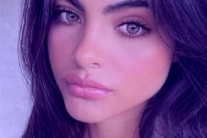 Ella, 31, a blonde hazel-eyed indian companion based in Al Basrah al Qadimah. Offering 69, Party Girl, BDSM, Dinner Date. Available for incall and outcall, d...