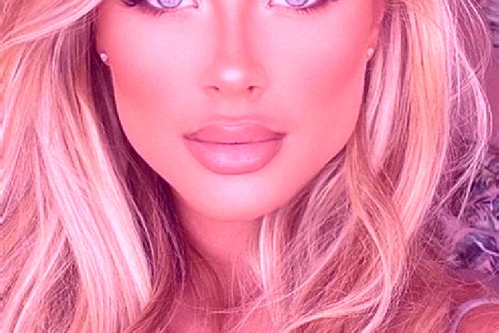Ella, 31, a blonde hazel-eyed latina companion based in Al-Kharijah. Offering Erotic Massage, Roleplay, GFE. Available for incall and outcall, overnight book...